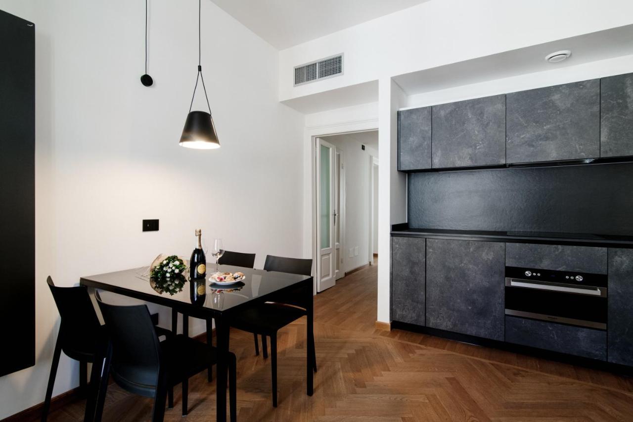Apartamento Dome'S Charme - The House Of Travelers Como Exterior foto
