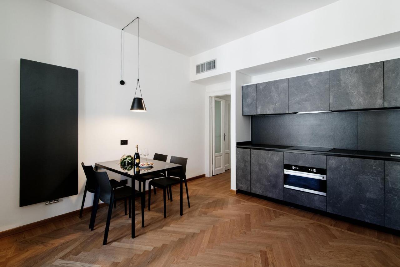 Apartamento Dome'S Charme - The House Of Travelers Como Exterior foto