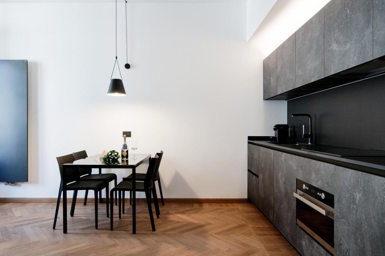 Apartamento Dome'S Charme - The House Of Travelers Como Exterior foto