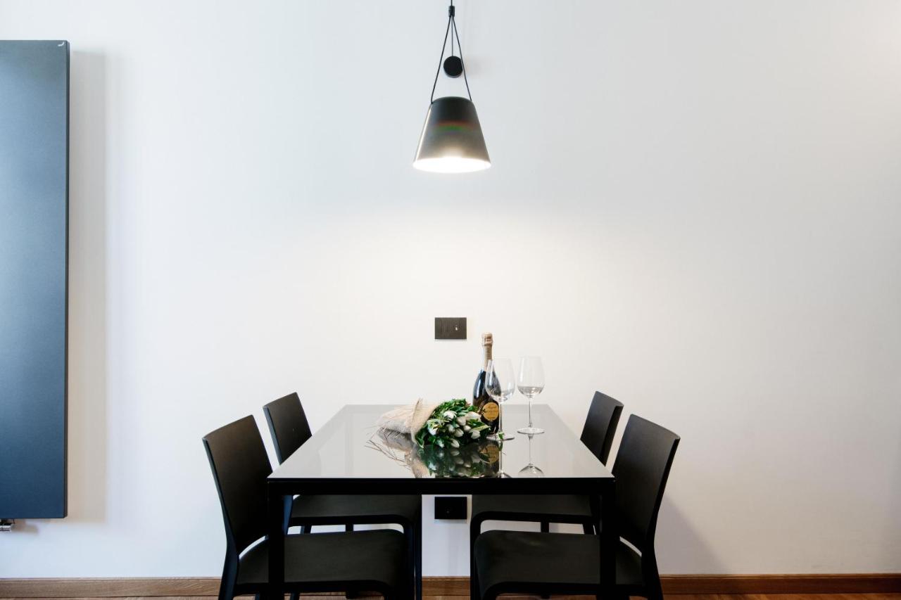 Apartamento Dome'S Charme - The House Of Travelers Como Exterior foto