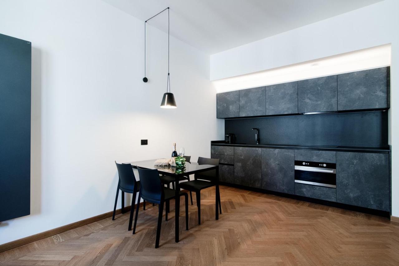 Apartamento Dome'S Charme - The House Of Travelers Como Exterior foto